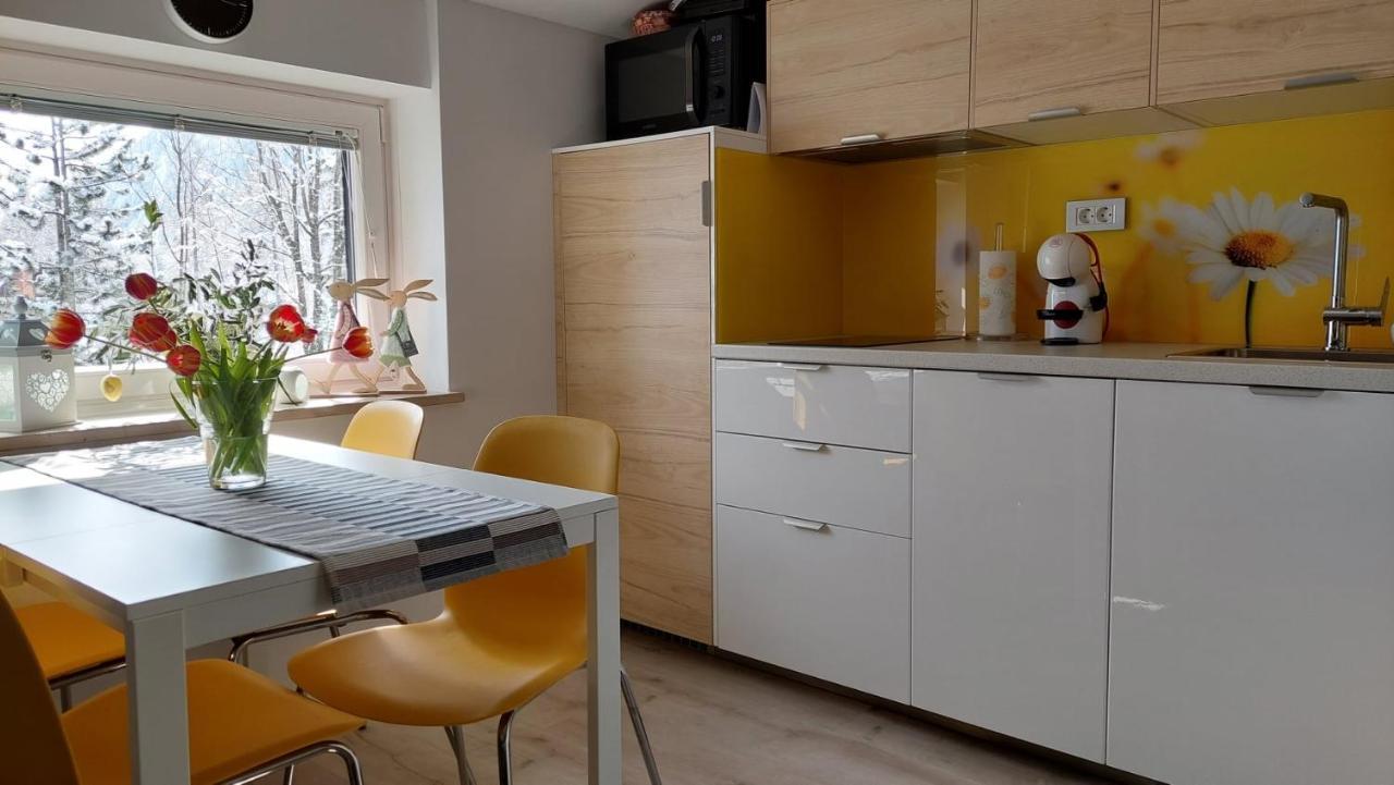 Apartma Marjetica กอซด์มาร์ทูลเย็ก ภายนอก รูปภาพ